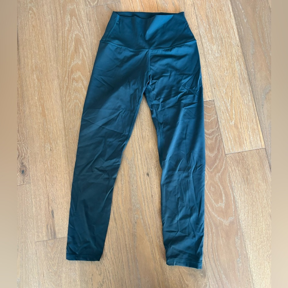 New Born Primitive Leggings size Medium